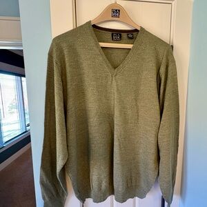 Jos. A. Bank Men's Green V-Neck Sweater